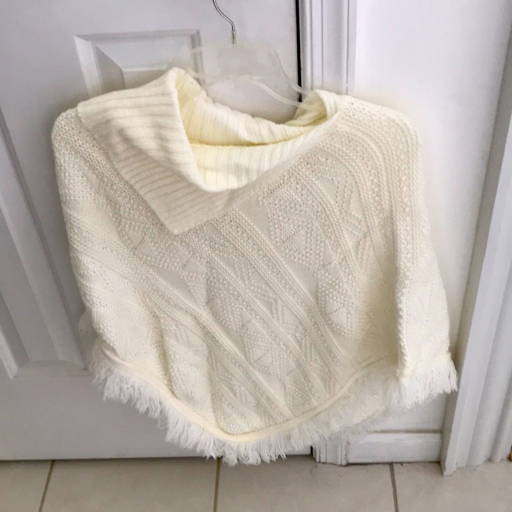 Girls beige sweater poncho